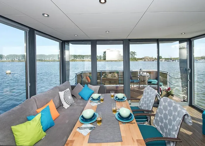 船屋 Beautiful Ship In With Wifi 3*