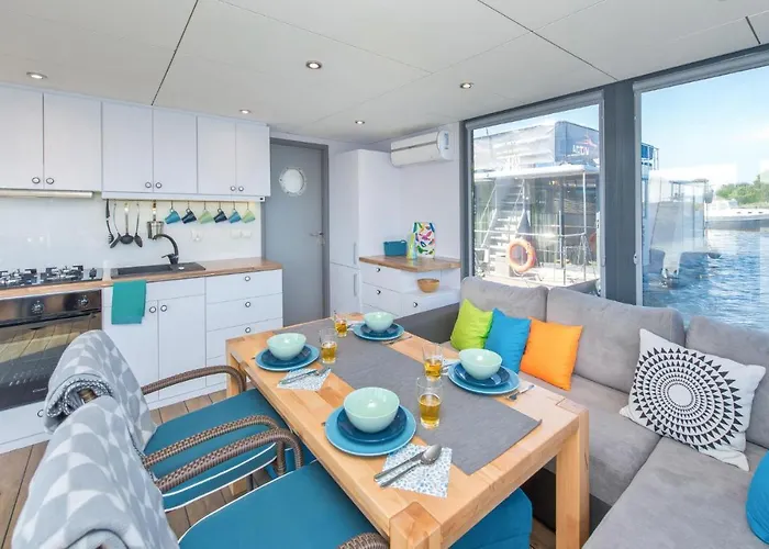 船屋 Beautiful Ship In With Wifi